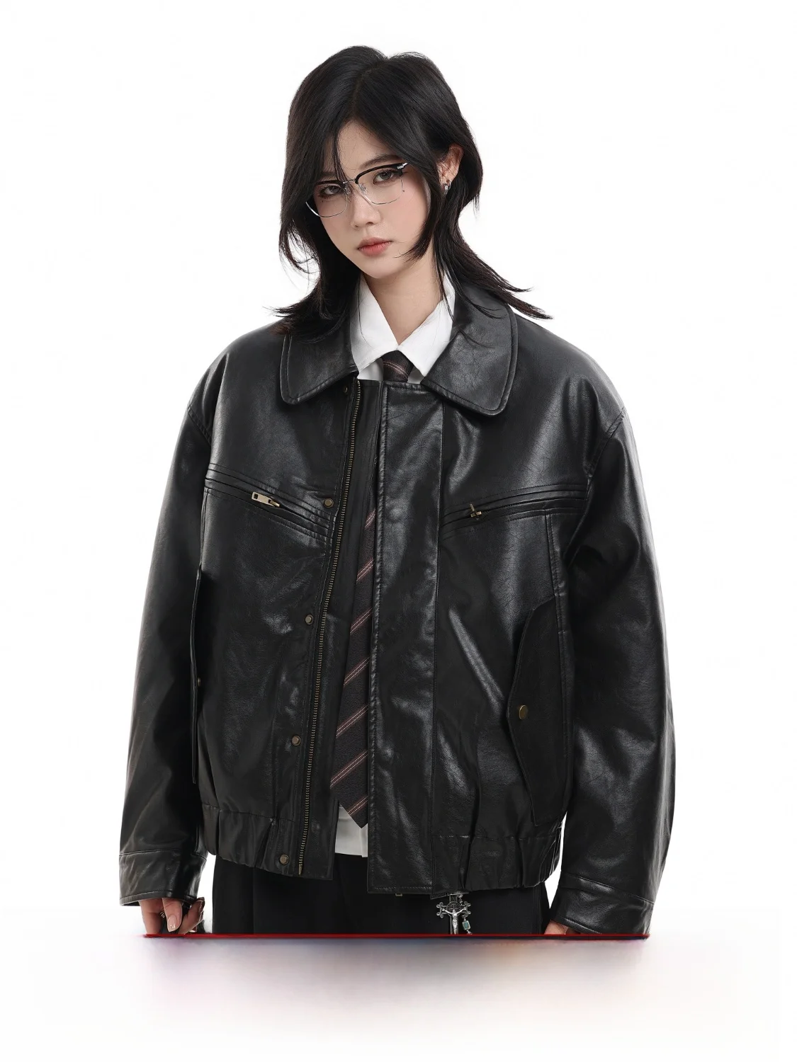 Мужская повседневная кожаная куртка-косуха из смесового хлопка с длинными рукавами, на молнии, классического кроя, в рабочем стиле, модная, осенне-зимняя
Мужская повседневная кожаная куртка-косуха из смесового хлопка с длинными рукавами, на молнии, классического кроя, в рабочем стиле, модная, осенне-зимняя