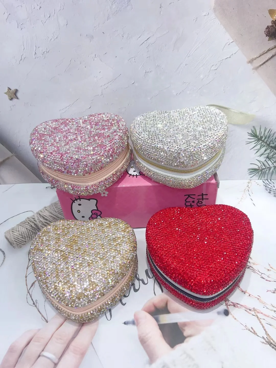 Red Pink Silver Rhinestone Heart Jewelry Box Mini Portable Women Necklace Bracelet Organizer Case Wedding Bride Jewel Case Gifts
Red Pink Silver Rhinestone Heart Jewelry Box Mini Portable Women Necklace Bracelet Organizer Case Wedding Bride Jewel Case Gifts