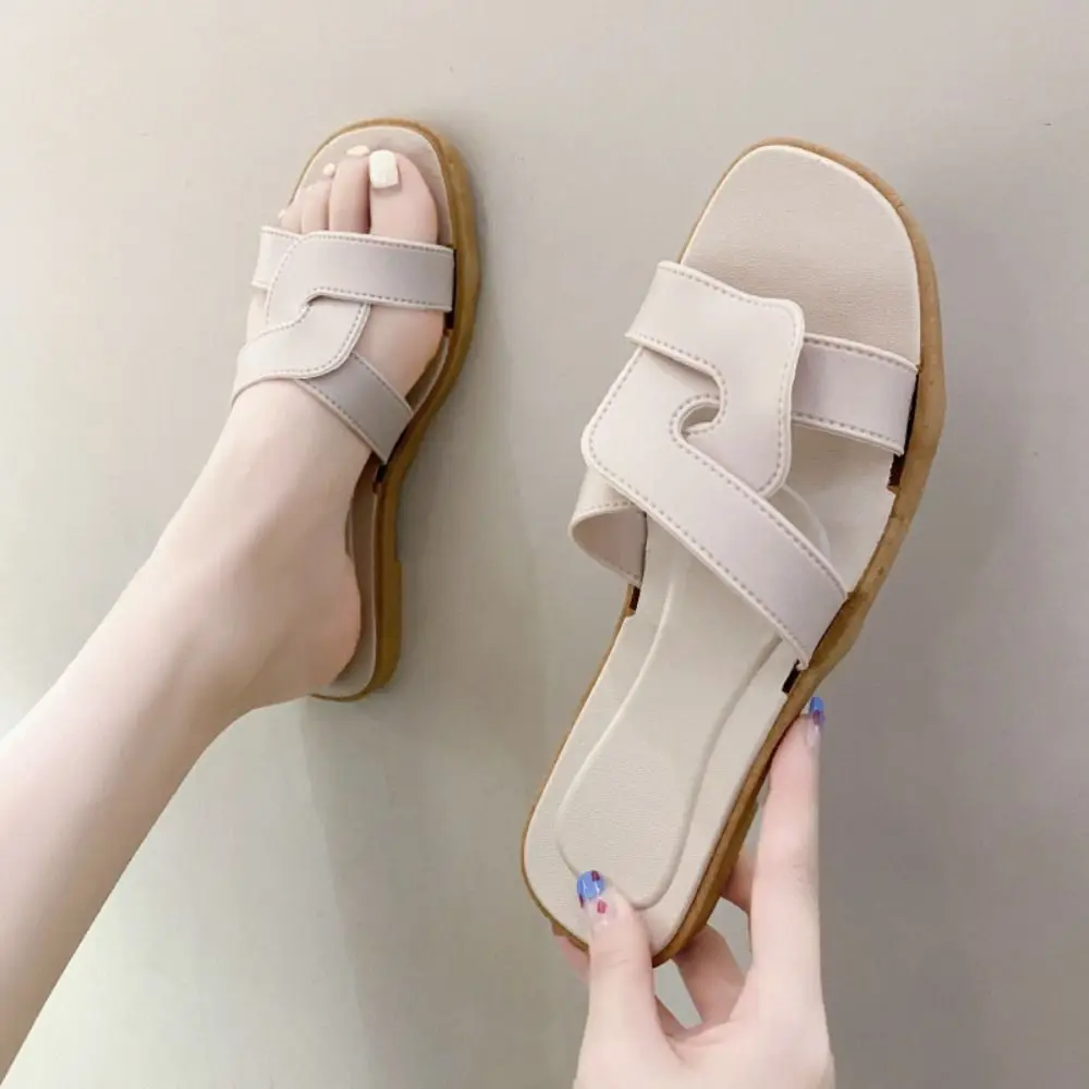 Simple Cross Belt Flat Bottom Slippers Soft Sole Anti Slip Slides Sandals PVC Beachwear Shoes Slippers Women Women
Simple Cross Belt Flat Bottom Slippers Soft Sole Anti Slip Slides Sandals PVC Beachwear Shoes Slippers Women Women