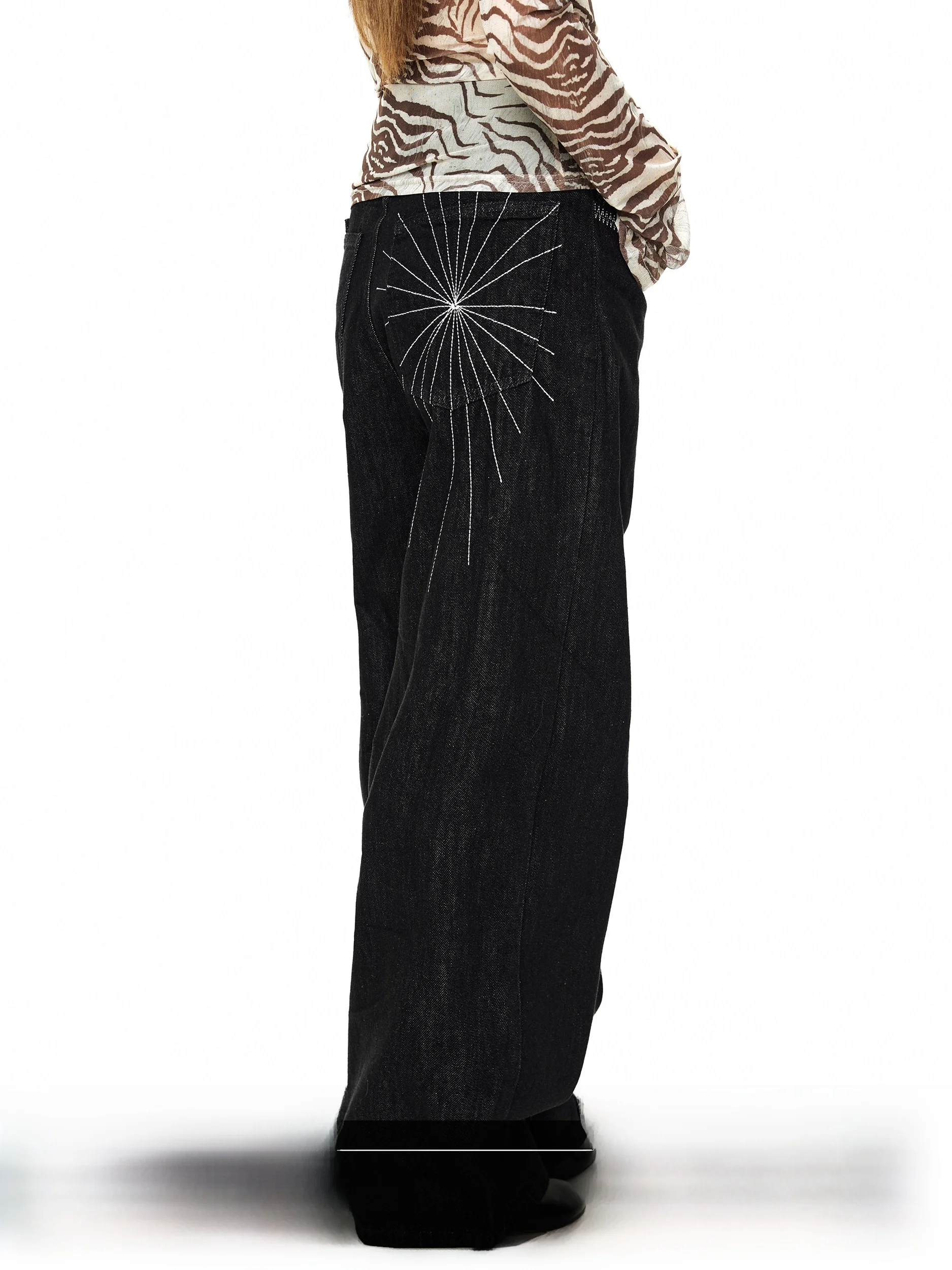 Blackbb High Street Embroidered Spider Web Five Button Denim Jeans Women's Personalized Design Loose Wide Leg Floor Length Pants
Blackbb High Street Embroidered Spider Web Five Button Denim Jeans Women's Personalized Design Loose Wide Leg Floor Length Pants