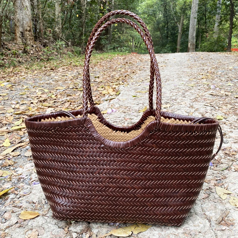 Genuine Leather Weave Tote Bags For Women Luxury Designer Handbag Purses 2025 New In Cowhide With Inner Pocket Underarm Shoulder
Genuine Leather Weave Tote Bags For Women Luxury Designer Handbag Purses 2025 New In Cowhide With Inner Pocket Underarm Shoulder