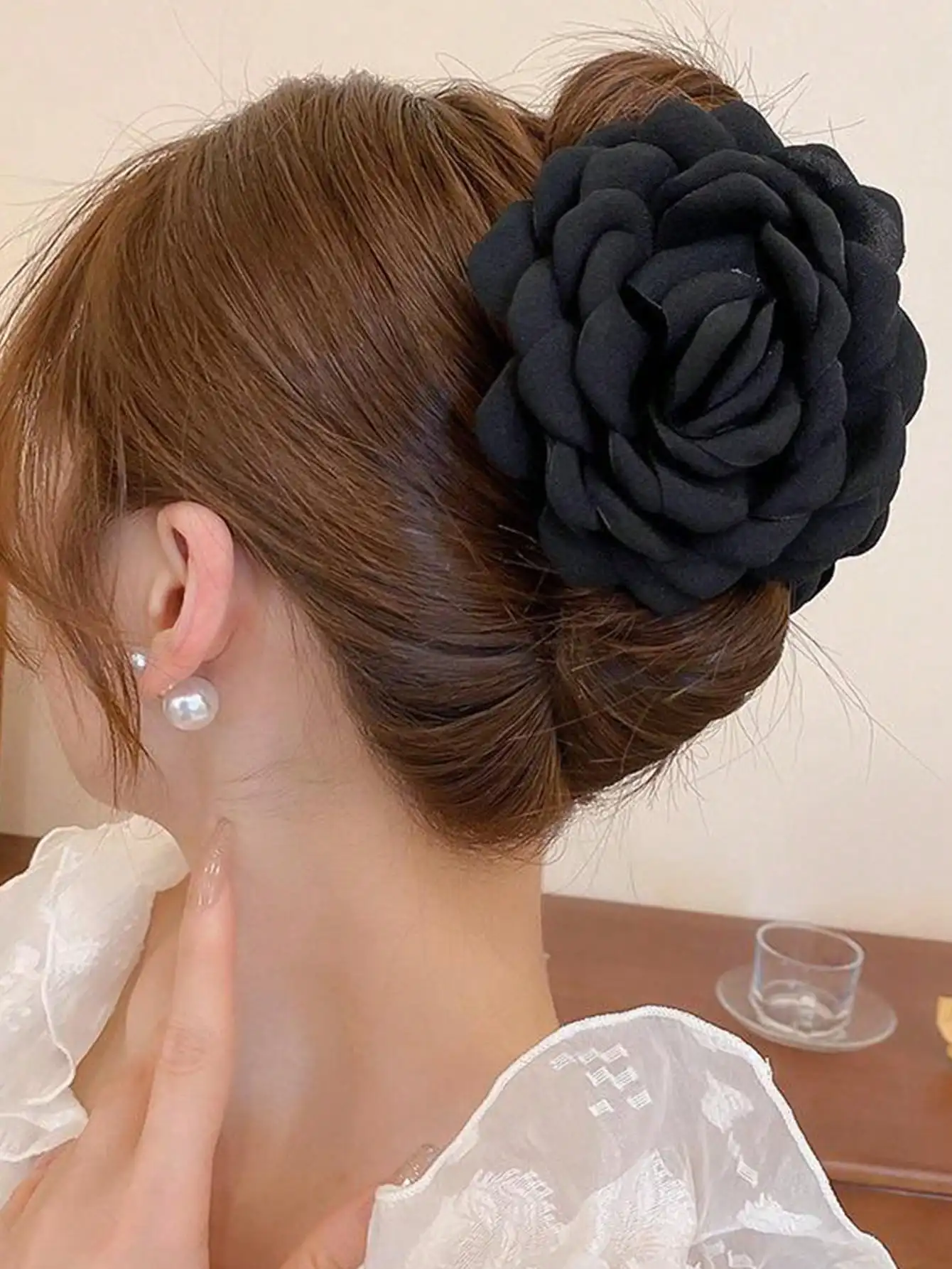 1pc Elegant Minimalist Fashion Solid Color Large Rose Hair Claw Clip, Suitable For Everyday Wear Hair Clips Hair Jaw Clip Hair
1pc Elegant Minimalist Fashion Solid Color Large Rose Hair Claw Clip, Suitable For Everyday Wear Hair Clips Hair Jaw Clip Hair