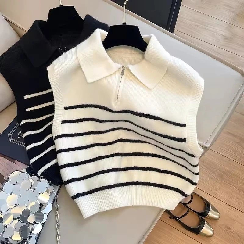 Retro Lapel Zipper Stripe Knitted Vest Women 2025 Autumn Winter Korean Sleeveless Sweaters Casual Simple Crash Colours Pullover
Retro Lapel Zipper Stripe Knitted Vest Women 2025 Autumn Winter Korean Sleeveless Sweaters Casual Simple Crash Colours Pullover