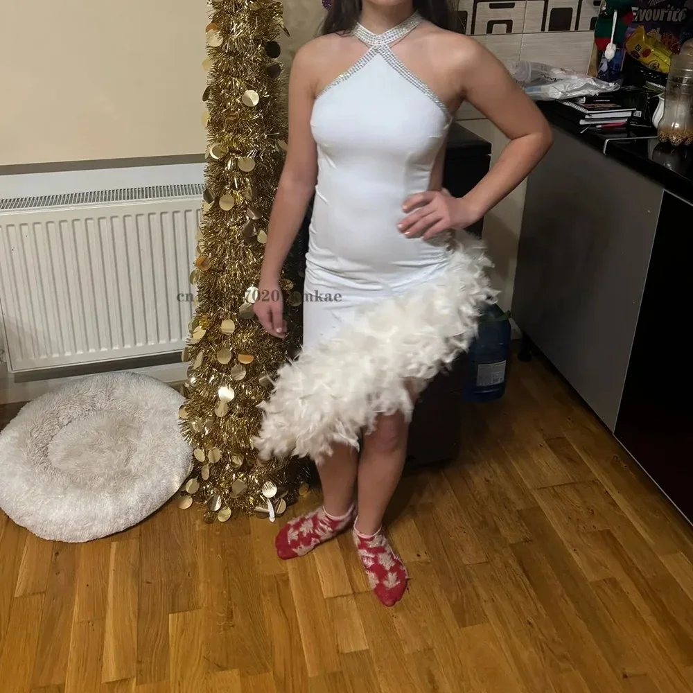White Girl Sexy Latin Dance Competition Dress with Feather Skirt for Female Performance Ballroom Practice Costume Customizable
White Girl Sexy Latin Dance Competition Dress with Feather Skirt for Female Performance Ballroom Practice Costume Customizable