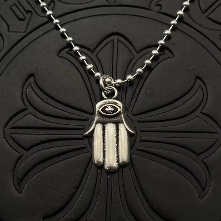 S925 Sterling Silver Small Heart Moon Muse Hand Necklace Vintage Cross-Border Sweater Chain Premium Sense
S925 Sterling Silver Small Heart Moon Muse Hand Necklace Vintage Cross-Border Sweater Chain Premium Sense
