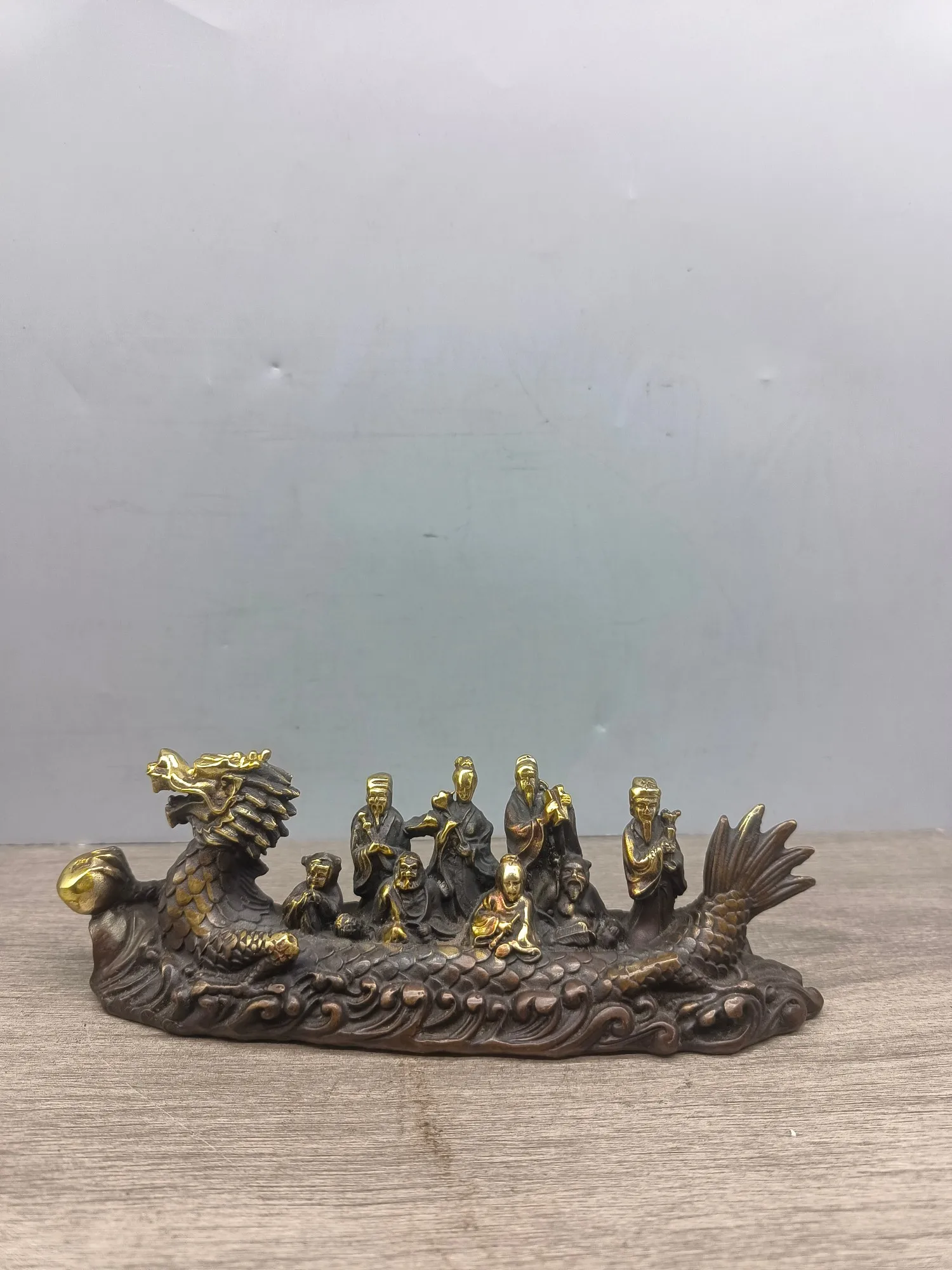 Ретро латунный микрорезной морской пересекающий восемь бессмертных украшений для дома, гостиной, лодки-дракона, офисное украшение
Ретро латунный микрорезной морской пересекающий восемь бессмертных украшений для дома, гостиной, лодки-дракона, офисное украшение