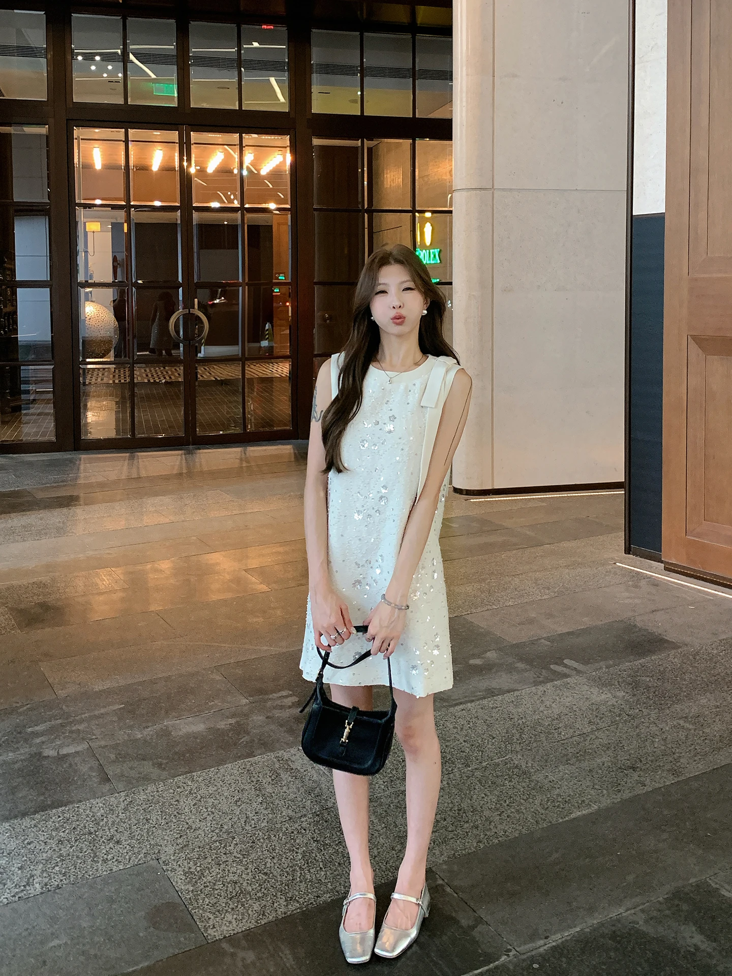 LingLai Sequin Knot Sleeveless Short Dress Women's Summer Fashion A-Line Vest Dress Korean Style Loose Waist
LingLai Sequin Knot Sleeveless Short Dress Women's Summer Fashion A-Line Vest Dress Korean Style Loose Waist