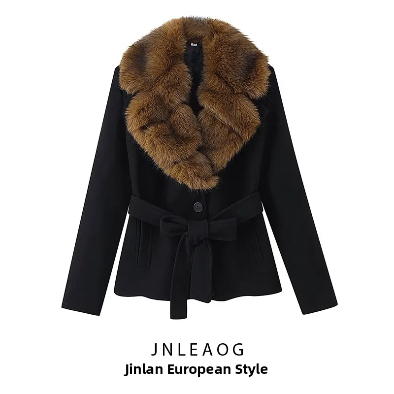 Fashionable Versatile Women's Woolen Coat with Fur Collar Autumn New Style JNLEAOG Polyester Fabric Long Sleeve Coat
Fashionable Versatile Women's Woolen Coat with Fur Collar Autumn New Style JNLEAOG Polyester Fabric Long Sleeve Coat