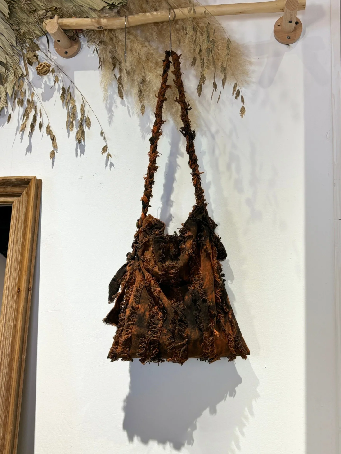Cotton and linen tassel artistic lazy wandering style crossbody bag, single shoulder cloth bag, casual outdoor crossbody bag
Cotton and linen tassel artistic lazy wandering style crossbody bag, single shoulder cloth bag, casual outdoor crossbody bag