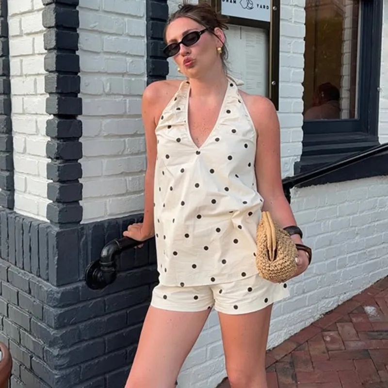 Tuularose Women's Shorts 2-piece Set Sexy Sleeveless Polka Dot Print Tops Casual Shorts Set Loose Summer New Female Shorts Set
Tuularose Women's Shorts 2-piece Set Sexy Sleeveless Polka Dot Print Tops Casual Shorts Set Loose Summer New Female Shorts Set