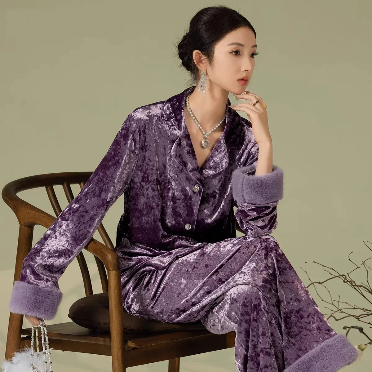 2024 New Pajamas Women's Winter New Long-sleeved Thickened Warm Suit Internet Celebrity Light Luxury High-end Loungewear
2024 New Pajamas Women's Winter New Long-sleeved Thickened Warm Suit Internet Celebrity Light Luxury High-end Loungewear