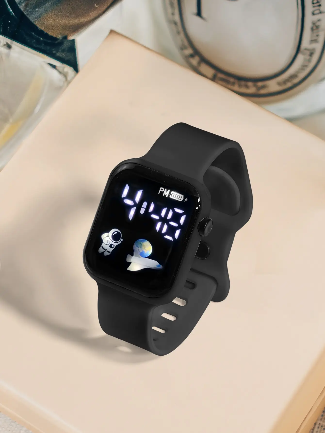 1pc Youth/Student Astronaut & Airplane Design TPU Material LED Electronic Sports Watch, Suitable For Daily Life And Back To School
1pc Youth/Student Astronaut & Airplane Design TPU Material LED Electronic Sports Watch, Suitable For Daily Life And Back To School