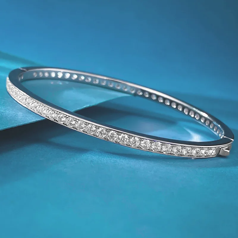 Luxury white gold solid platinum PT950 half diamond bracelet, exquisite fashionable and simple single row diamond bracelet
Luxury white gold solid platinum PT950 half diamond bracelet, exquisite fashionable and simple single row diamond bracelet