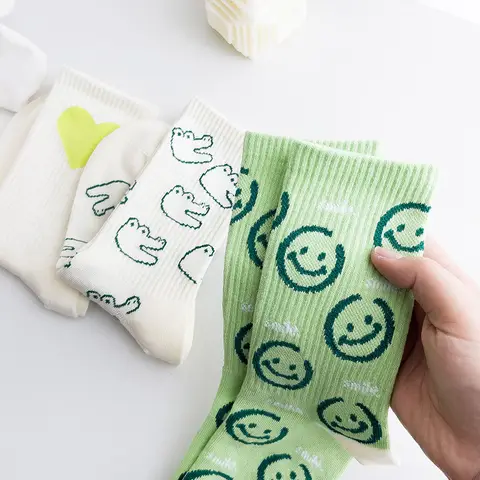 Calcetines de algodón con cara sonriente verde para mujer, medias Kawaii coreanas de diseñador japonés, con dibujos de dinosaurios, primavera y verano, 2023