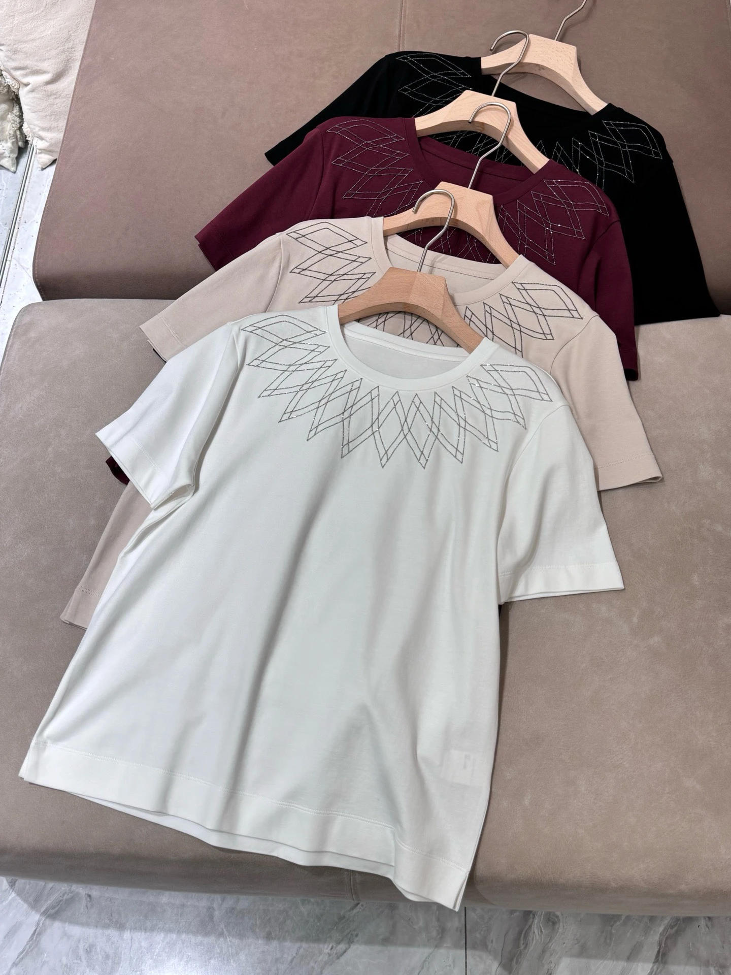 Футболка из плотного хлопка ort Sve, круглая, повседневная, удобная, дышащая, универсальная, простой дизайн, летний женский топ
Футболка из плотного хлопка ort Sve, круглая, повседневная, удобная, дышащая, универсальная, простой дизайн, летний женский топ