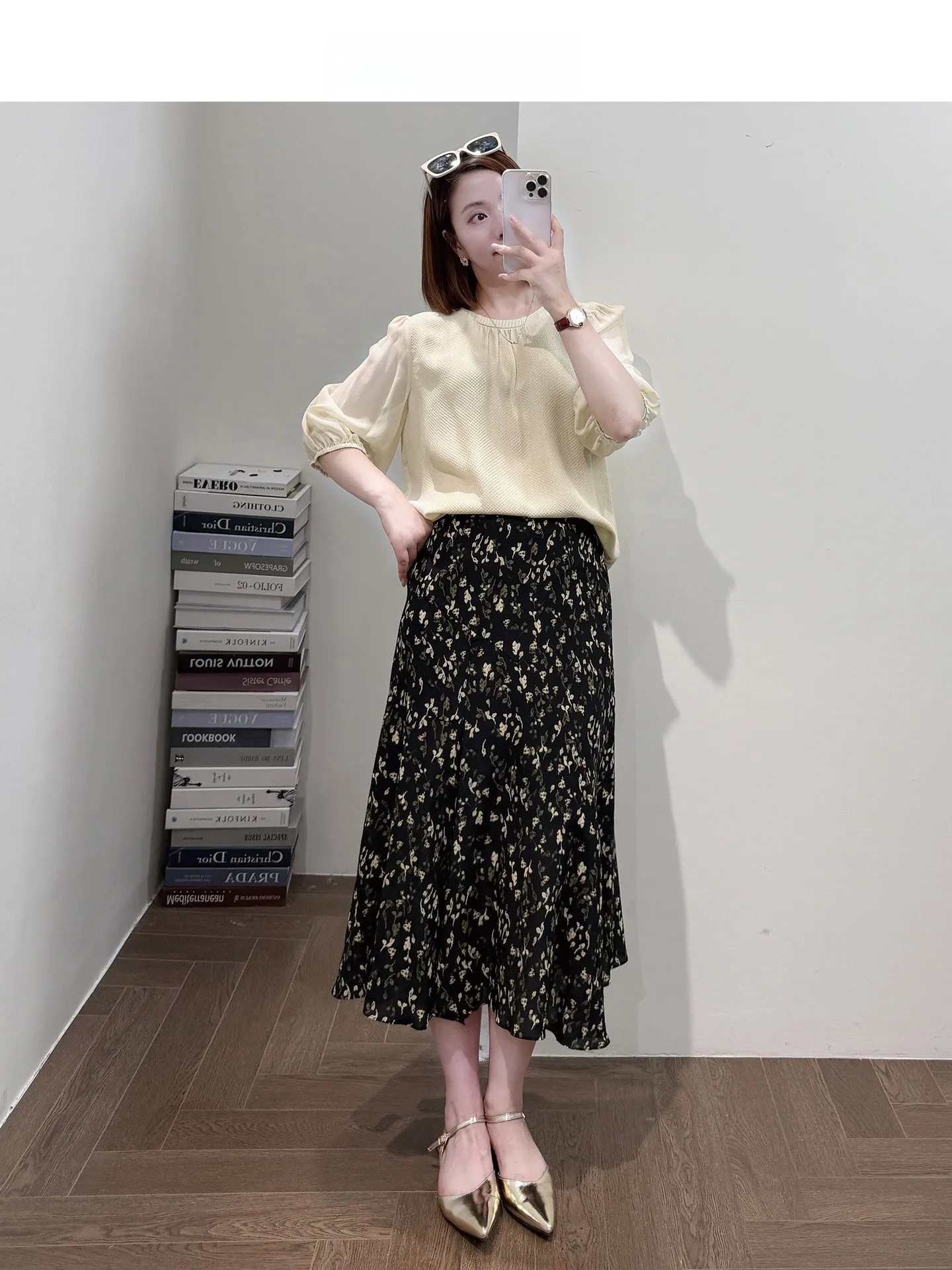 Ультракомфортный топ из 100% шелка 9 момме с плиссировкой в горошек и коронным узором, двухслойная шелковая футболка, женская повседневная футболка
Ультракомфортный топ из 100% шелка 9 момме с плиссировкой в горошек и коронным узором, двухслойная шелковая футболка, женская повседневная футболка