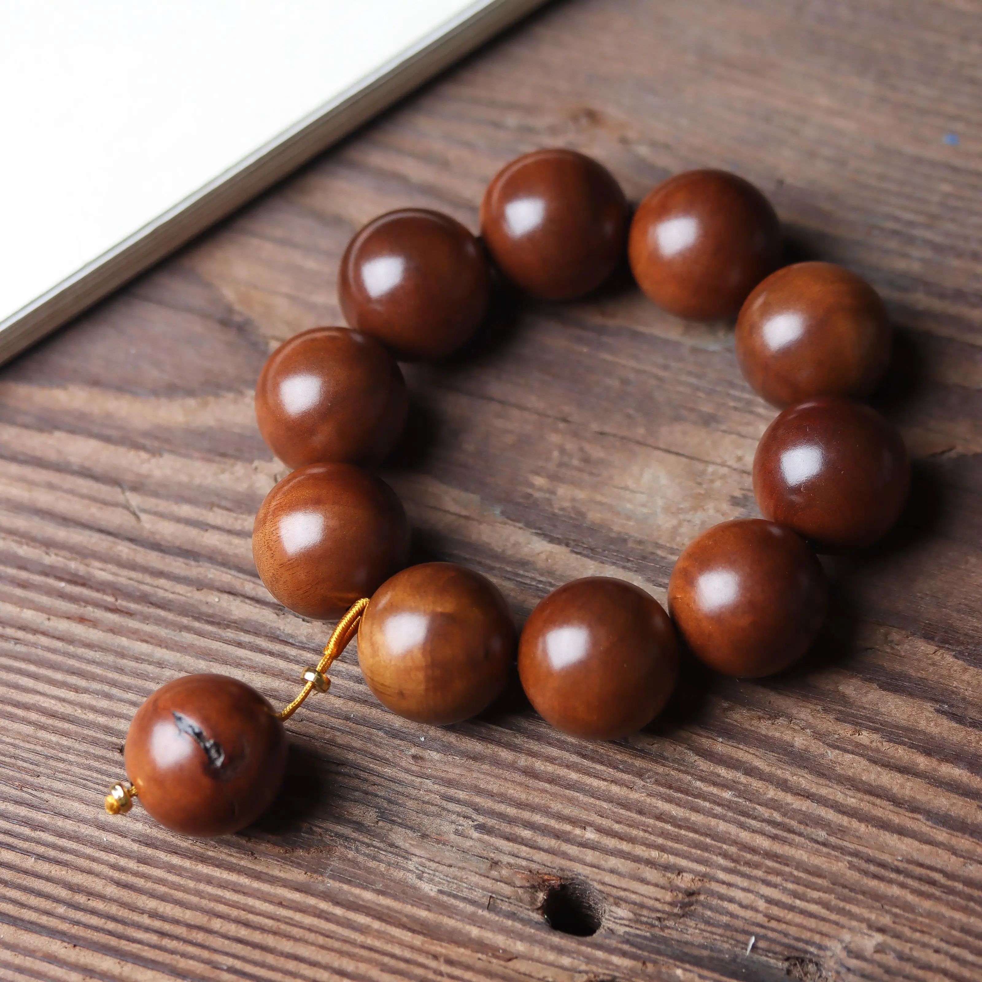 Lightning-struck jujube tree rosary bracelet Taoist ornament wooden buddha beads thunder pattern heart jewelry wood
Lightning-struck jujube tree rosary bracelet Taoist ornament wooden buddha beads thunder pattern heart jewelry wood