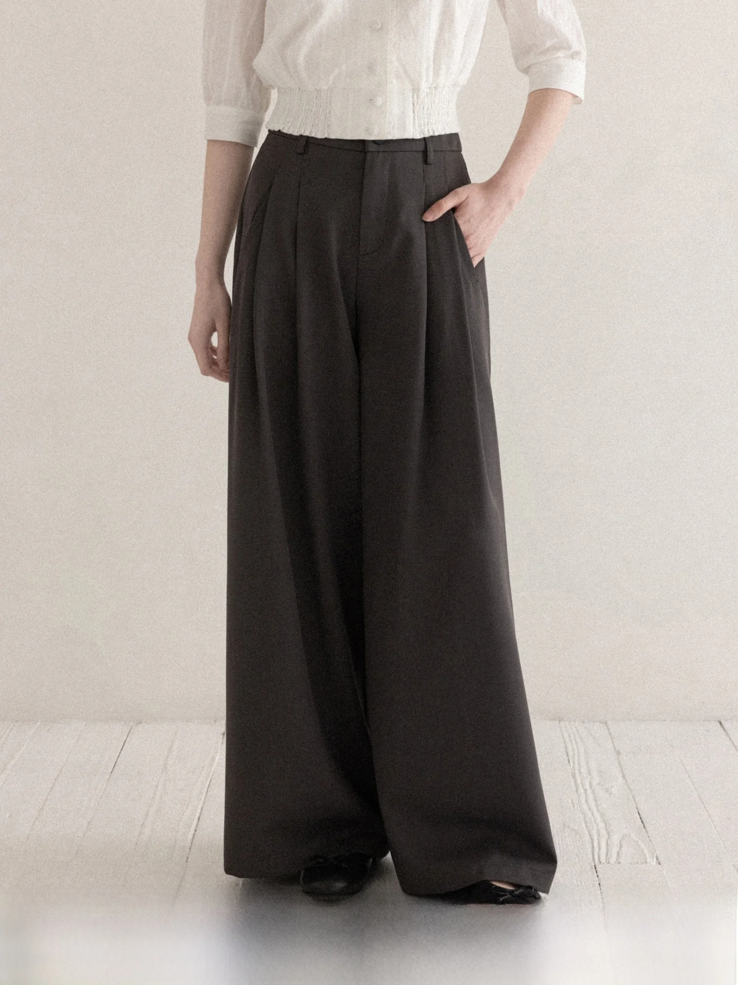 Gray Draped Wide Leg Suit Pants Women's High Waist Straight Casual Long Pants Spring Season Comfortable Soft Polyester Fiber
Gray Draped Wide Leg Suit Pants Women's High Waist Straight Casual Long Pants Spring Season Comfortable Soft Polyester Fiber