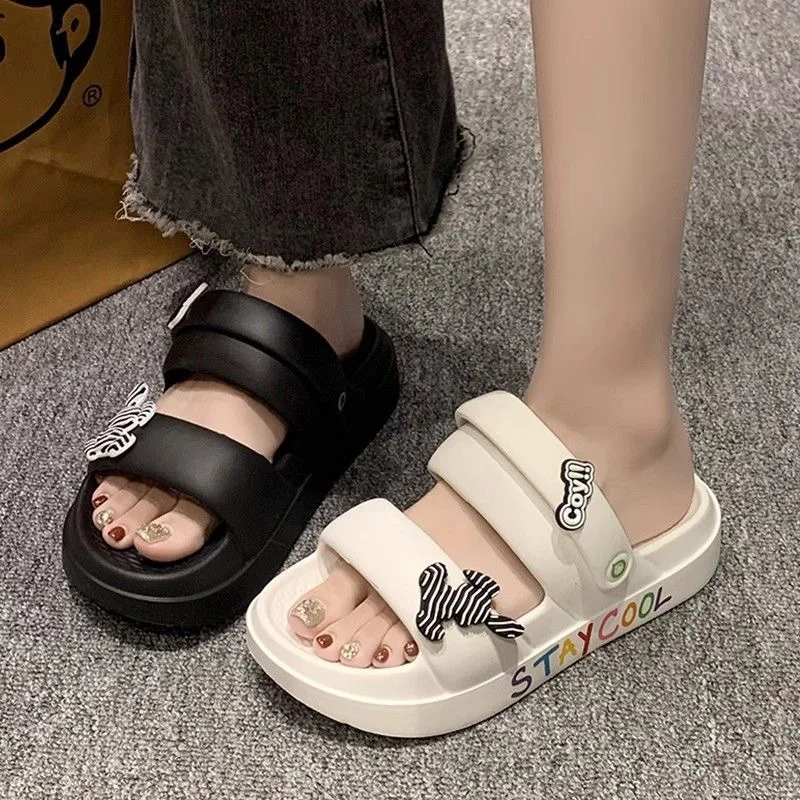 Cute Ladies Summer Sandals Eva Lightweight Cartoon Bear Slippers Beach Slides Non-slip Outdoor Slide 2024 NEW Beach Shoes
Cute Ladies Summer Sandals Eva Lightweight Cartoon Bear Slippers Beach Slides Non-slip Outdoor Slide 2024 NEW Beach Shoes