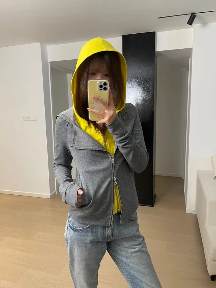 Y2K false two hoodie temperament casual color collision splicing long-sleeved Woman clothing 2025 Spring New
Y2K false two hoodie temperament casual color collision splicing long-sleeved Woman clothing 2025 Spring New