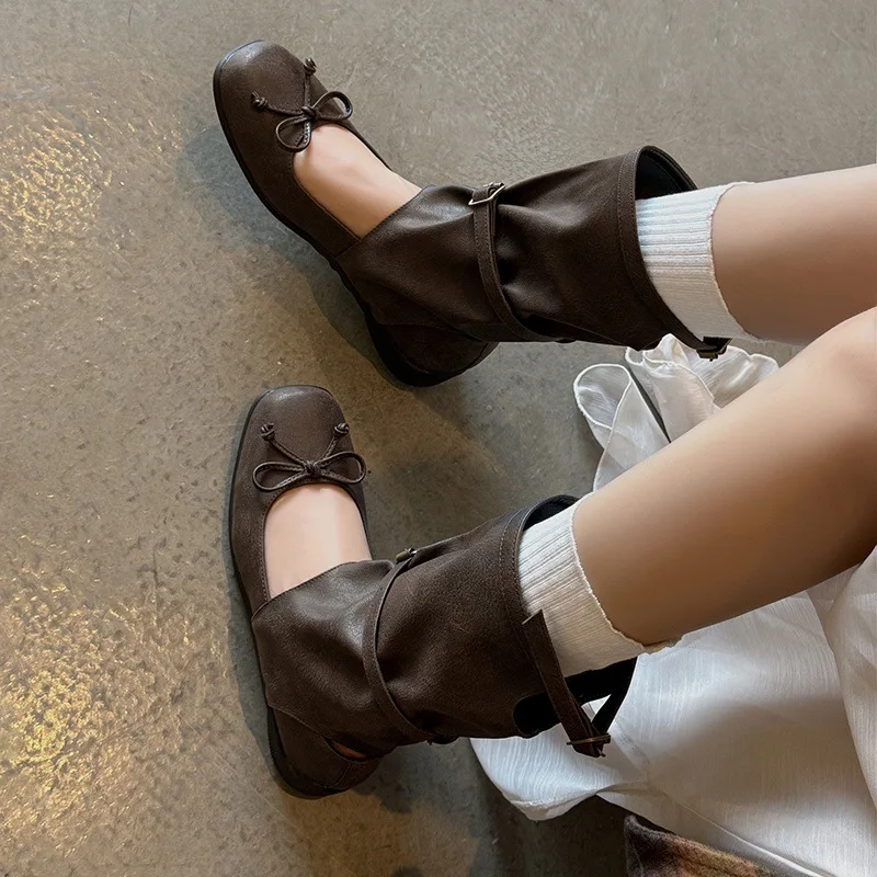 Arden Furtado 2025 Summer cowhide Hollow Mid-Calf boots Square toe bowknot Pull-on Middle heel Belt buckle Cool boots Large size
Arden Furtado 2025 Summer cowhide Hollow Mid-Calf boots Square toe bowknot Pull-on Middle heel Belt buckle Cool boots Large size