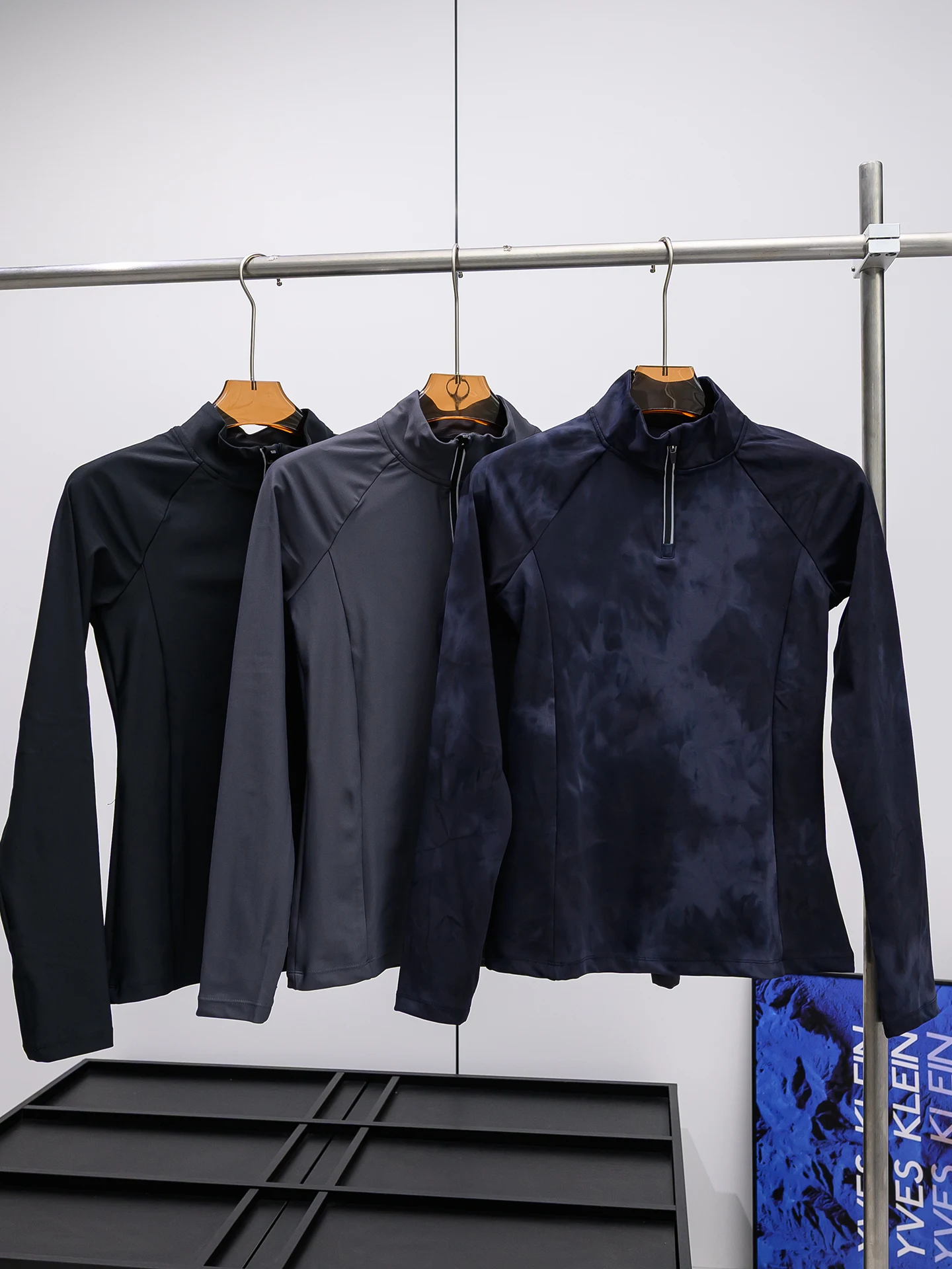 Spring Fitness Yoga Women's Long Sleeve Top Quick Dry Slimming Waist Transformation Outdoor Style Reflective Short Jacket
Spring Fitness Yoga Women's Long Sleeve Top Quick Dry Slimming Waist Transformation Outdoor Style Reflective Short Jacket
