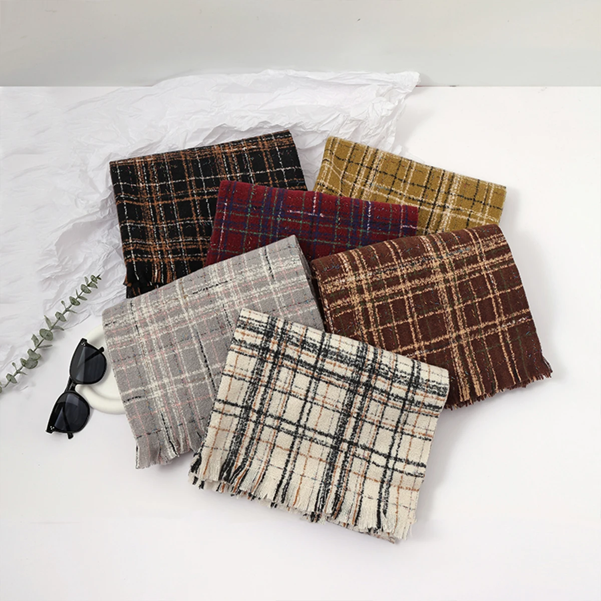 Новый тонкий сетчатый шарф для женщин, осенне-зимняя мода, универсальная шаль с кисточками, уличный утолщенный теплый дорожный шарф
Новый тонкий сетчатый шарф для женщин, осенне-зимняя мода, универсальная шаль с кисточками, уличный утолщенный теплый дорожный шарф