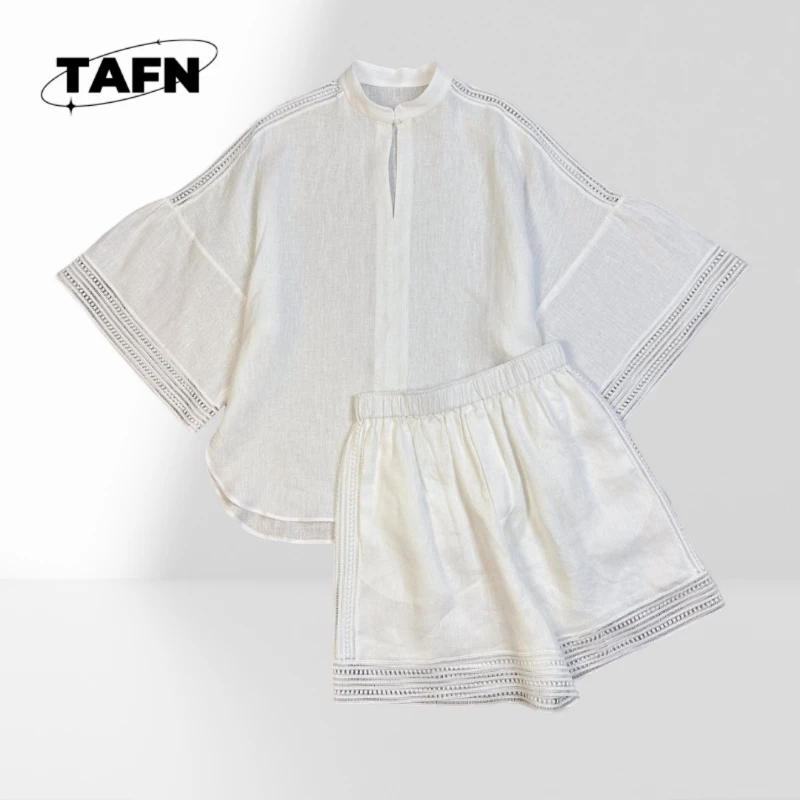 Linen Trendy, Comfortable and Beautiful Lightweight Shorts Set for Women, Perfect for Spring and Summer Outfits AE1406
Linen Trendy, Comfortable and Beautiful Lightweight Shorts Set for Women, Perfect for Spring and Summer Outfits AE1406