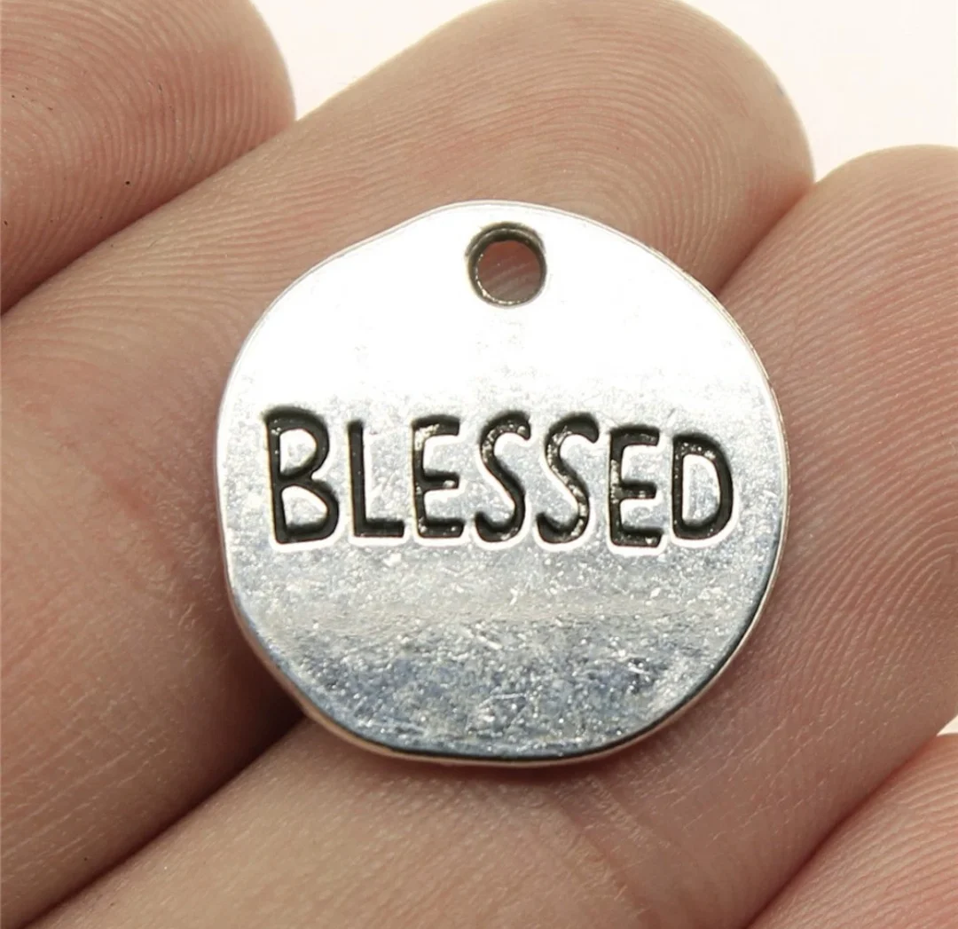 10pcs 18x18mm Zinc alloy metal tibetan silver plated charm T2055 for jewelry making
10pcs 18x18mm Zinc alloy metal tibetan silver plated charm T2055 for jewelry making