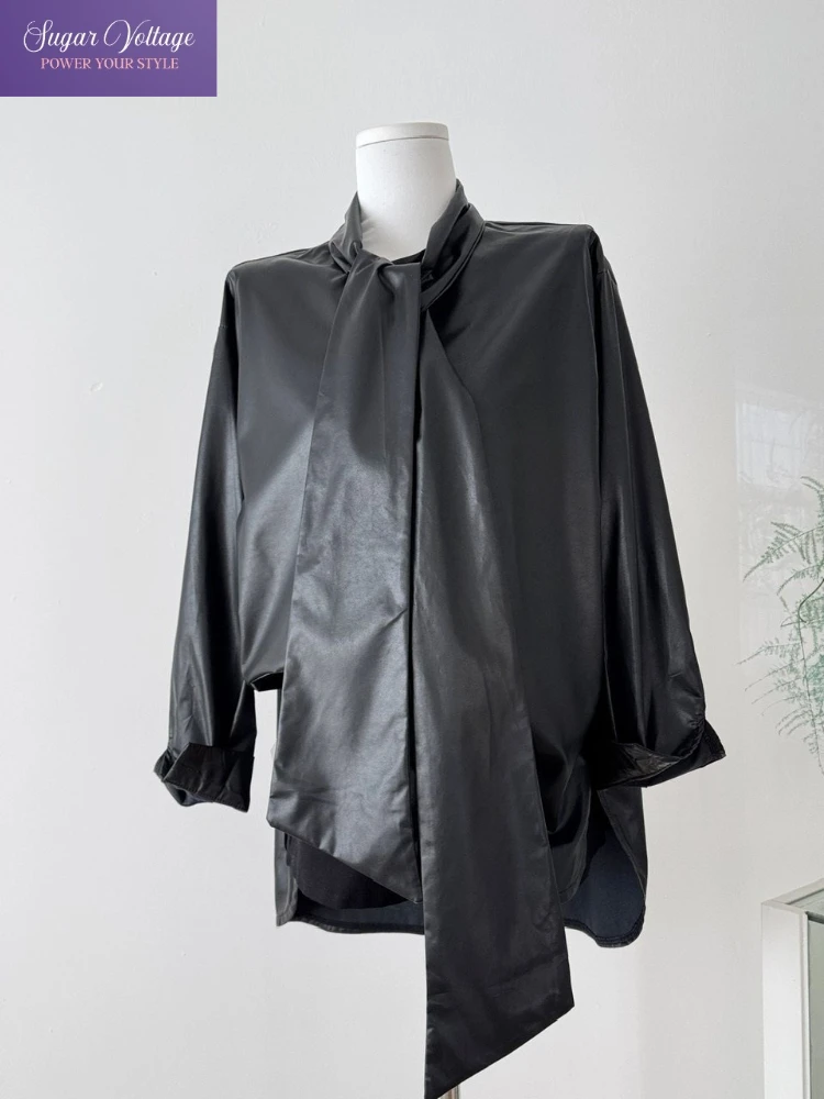 French Elegant Black Coat Women Slim Long Sleeve Tie Neck Leather Style Trench Jacket Warm Autumn Winter Chic Fashion Outerwear
French Elegant Black Coat Women Slim Long Sleeve Tie Neck Leather Style Trench Jacket Warm Autumn Winter Chic Fashion Outerwear