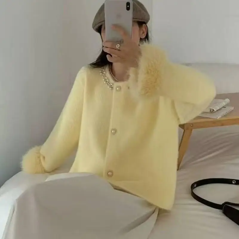 Женский кардиган, новый универсальный классический кардиган для женщин, корейская версия с длинными рукавами, ретро уличная верхняя одежда для поездок на работу, новинка
Женский кардиган, новый универсальный классический кардиган для женщин, корейская версия с длинными рукавами, ретро уличная верхняя одежда для поездок на работу, новинка