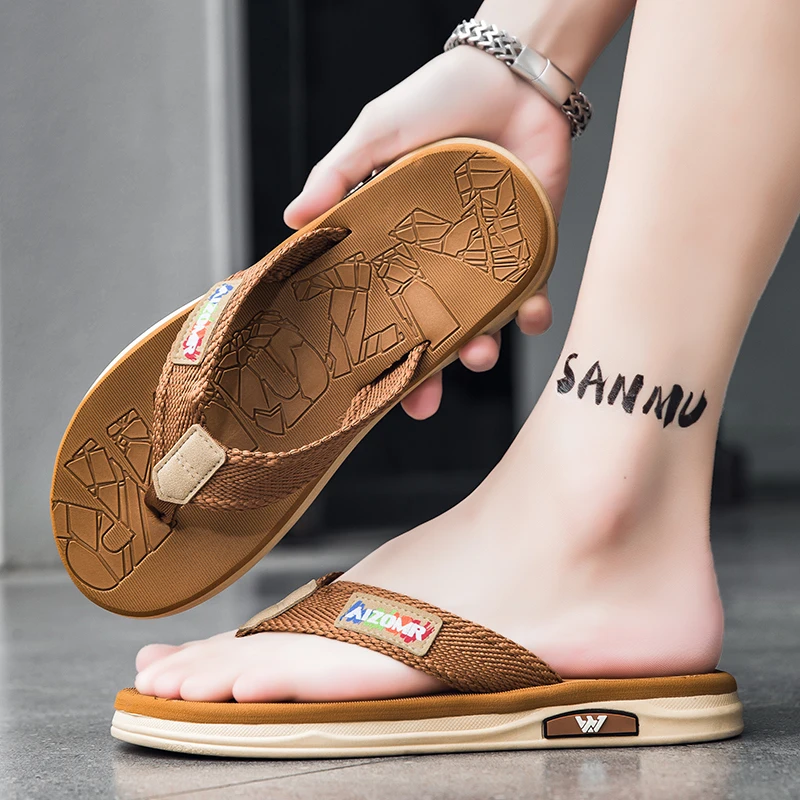 Men's Flip-Flops Are a Popular Fashion Item, Flat, Soft, Comfortable, Simple, and Suitable for Outdoor Wear
Men's Flip-Flops Are a Popular Fashion Item, Flat, Soft, Comfortable, Simple, and Suitable for Outdoor Wear