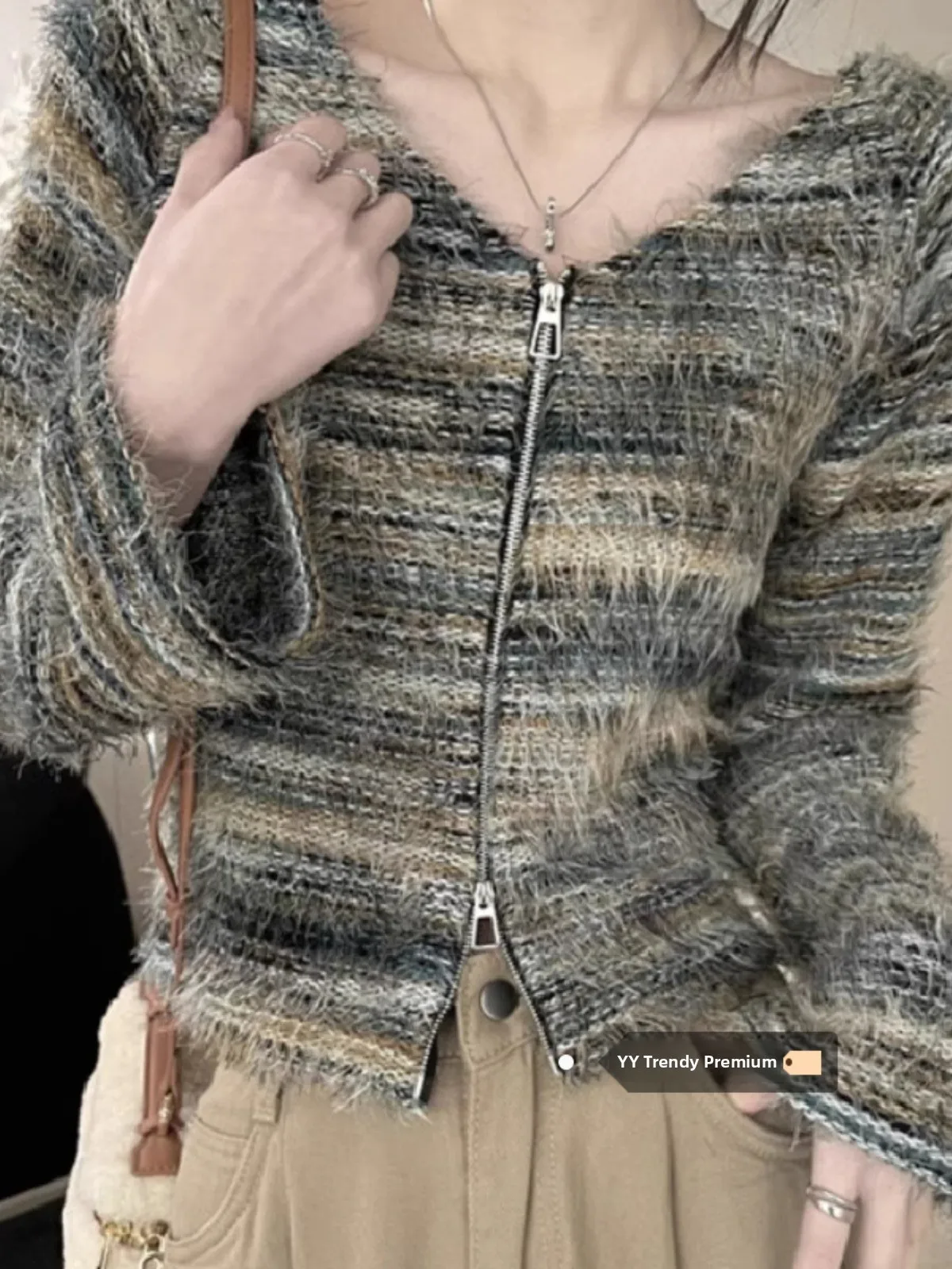 Women's Short Knitted Zipper Sweater Jacket V-Neck Spring Fashion Korean Style Striped Inner Wear Cardigan Casual Top
Women's Short Knitted Zipper Sweater Jacket V-Neck Spring Fashion Korean Style Striped Inner Wear Cardigan Casual Top