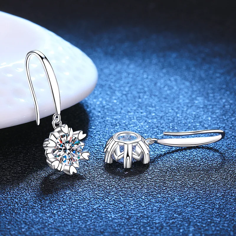LioraGem Women's Moissanite Snowflake Earrings, 1-Carat D-Color Moissanite with Hexagram Design Platinum PT950 Stamp
LioraGem Women's Moissanite Snowflake Earrings, 1-Carat D-Color Moissanite with Hexagram Design Platinum PT950 Stamp