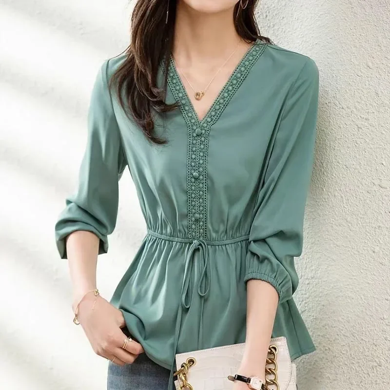 Elegant Solid Color Waist Lacing Shirt for Female New Spring Fashion Korean Button Spliced V-Neck Long Sleeve Blouses N103
Elegant Solid Color Waist Lacing Shirt for Female New Spring Fashion Korean Button Spliced V-Neck Long Sleeve Blouses N103