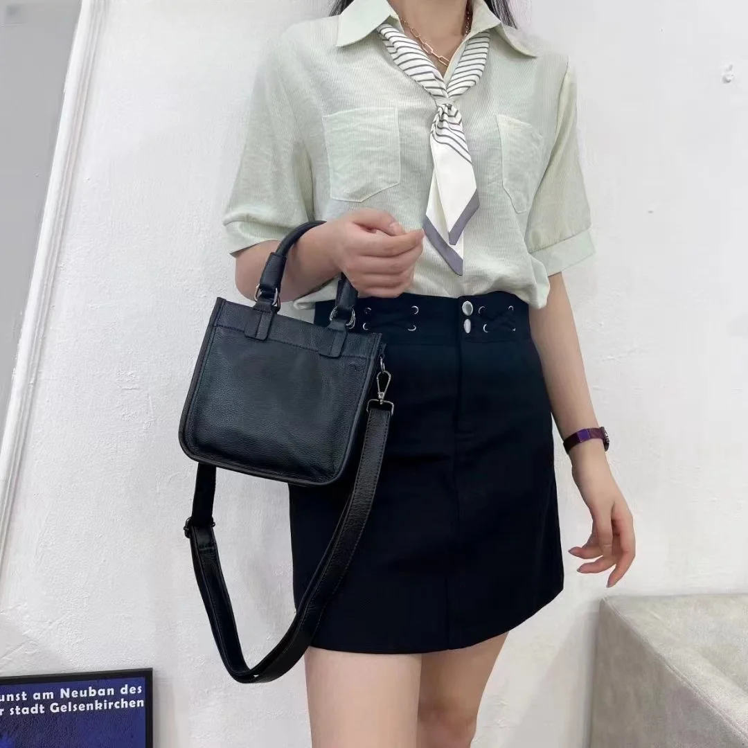 2024 Women Handbags Crossbody Bag High Quality Cowhide Luxury Designer Women Shoulder Bags Female Ladies Messenger Bag Tote Bag
2024 Women Handbags Crossbody Bag High Quality Cowhide Luxury Designer Women Shoulder Bags Female Ladies Messenger Bag Tote Bag
