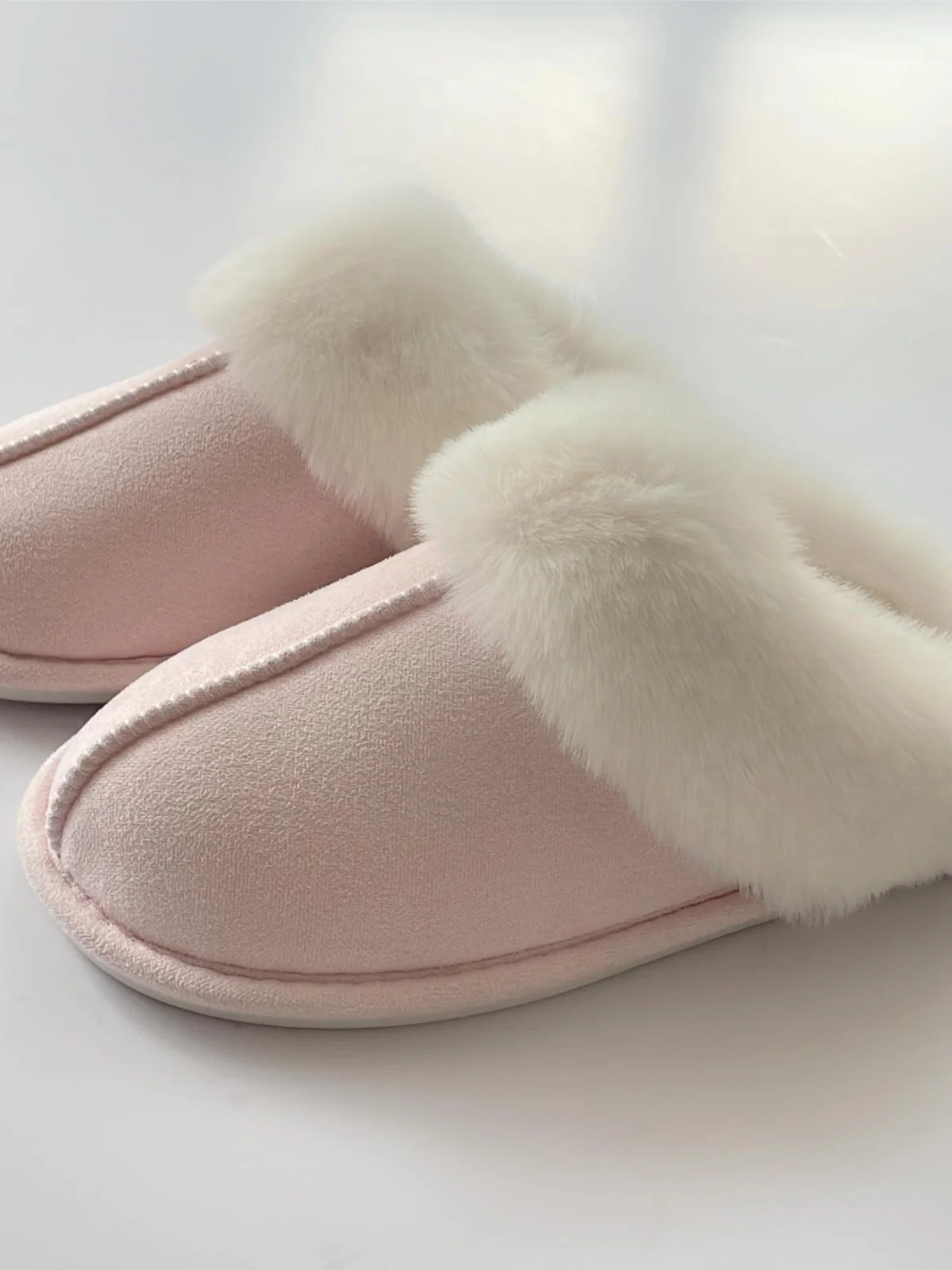 Домашние тапочки с круглой головкой на плоском каблуке, теплые хлопковые бархатные домашние тапочки из мягкой кожи, уютная обувь
Домашние тапочки с круглой головкой на плоском каблуке, теплые хлопковые бархатные домашние тапочки из мягкой кожи, уютная обувь