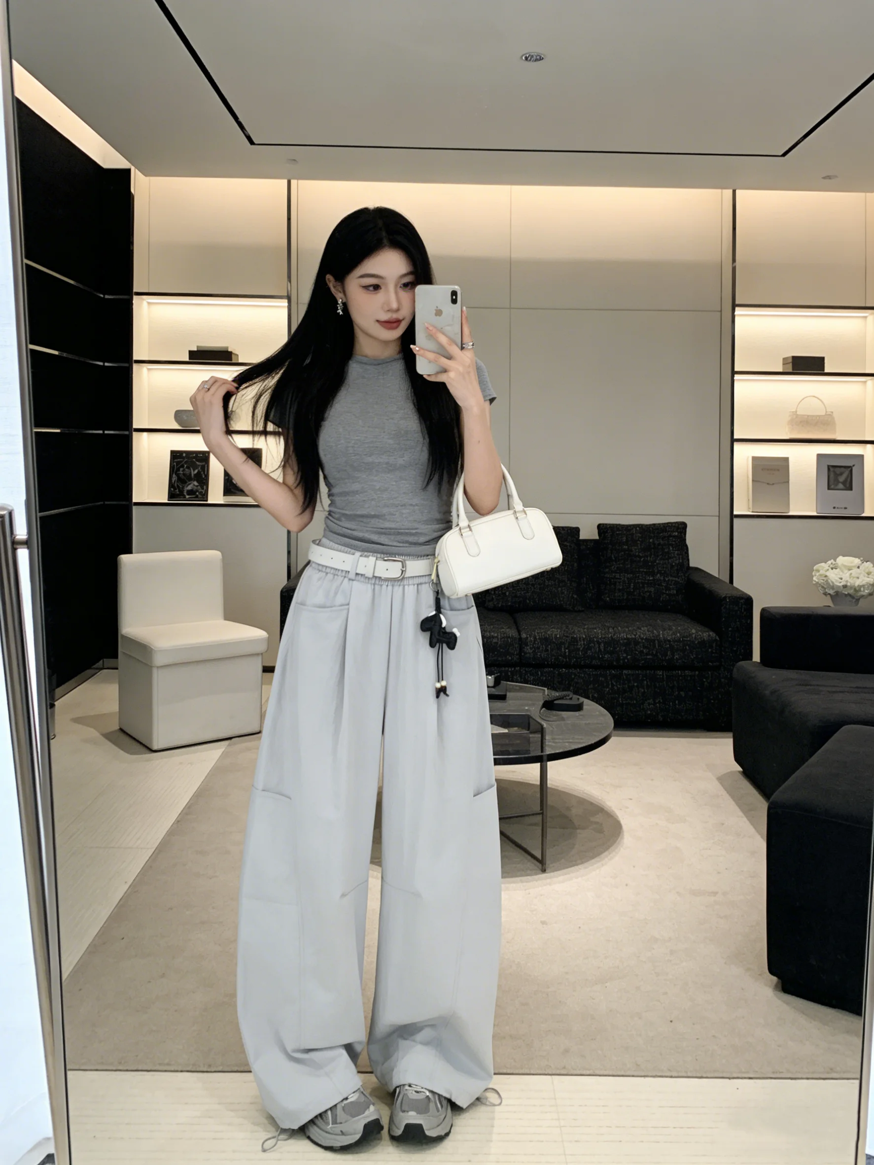 High Waist Elastic Waist Work Pants Women Loose Slimming Early Spring Commute Dstring Wide Leg Trousers Korean Simple Casual
High Waist Elastic Waist Work Pants Women Loose Slimming Early Spring Commute Dstring Wide Leg Trousers Korean Simple Casual