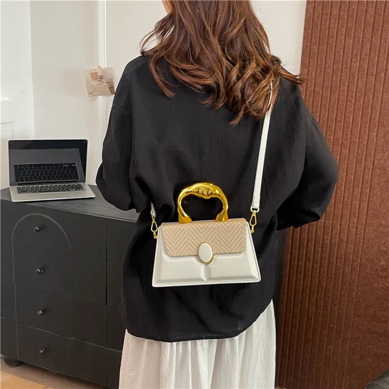 Fashionable Women Luxury Leather Tote Bag High End Shoulder Handbag Elegant Classic Daily Crossbody Look For Commuting
Fashionable Women Luxury Leather Tote Bag High End Shoulder Handbag Elegant Classic Daily Crossbody Look For Commuting