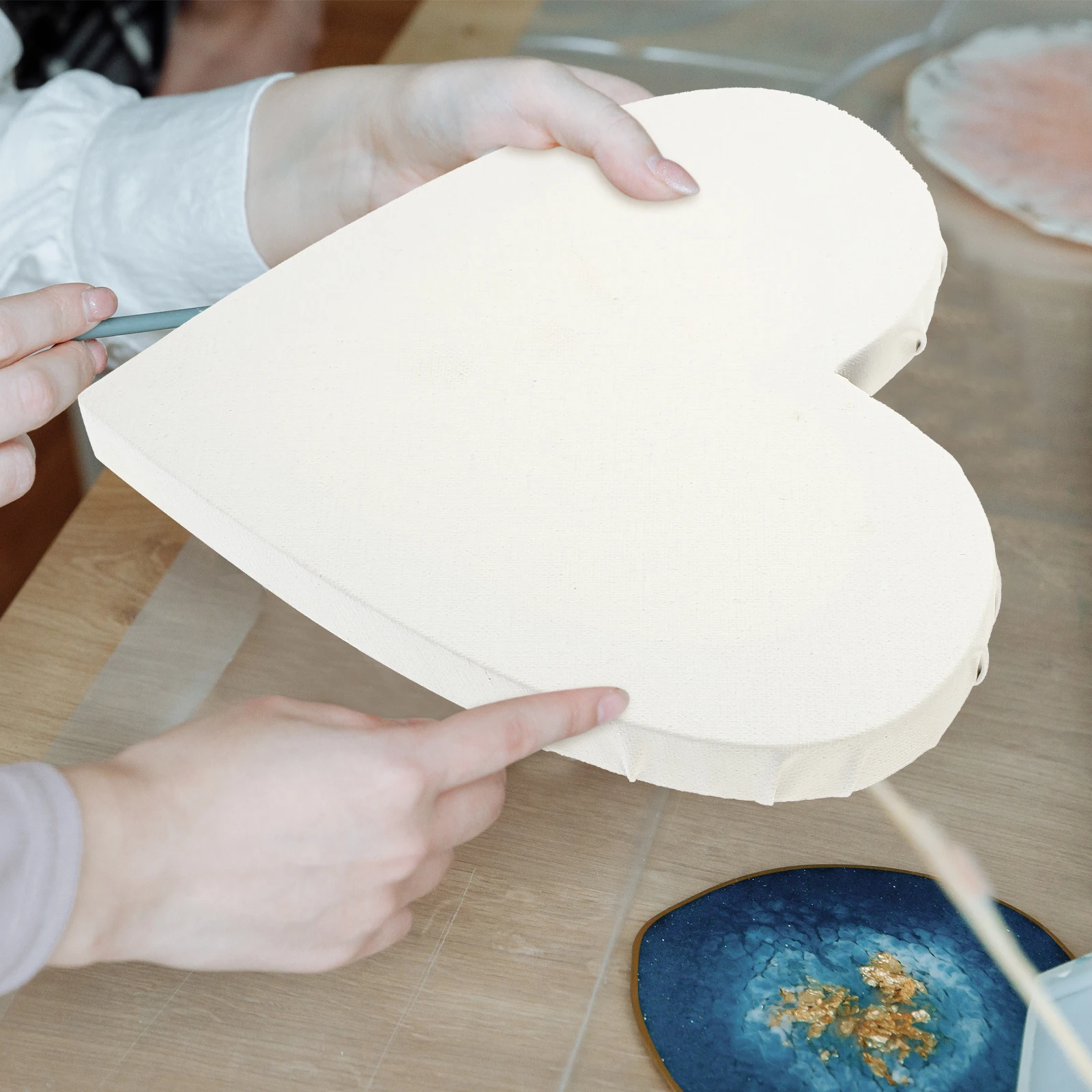 Heart-shaped Picture Frame DIY Painting Household Frames Oil Wooden Practical Artist Drawing Board 
Heart-shaped Picture Frame DIY Painting Household Frames Oil Wooden Practical Artist Drawing Board