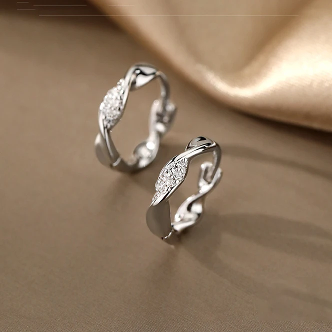 PONYKISS 925 Silver Zircon Mobius Geometric Round Hoop Earrings for Women Party Fine Jewelry Minimalist Accessories
PONYKISS 925 Silver Zircon Mobius Geometric Round Hoop Earrings for Women Party Fine Jewelry Minimalist Accessories