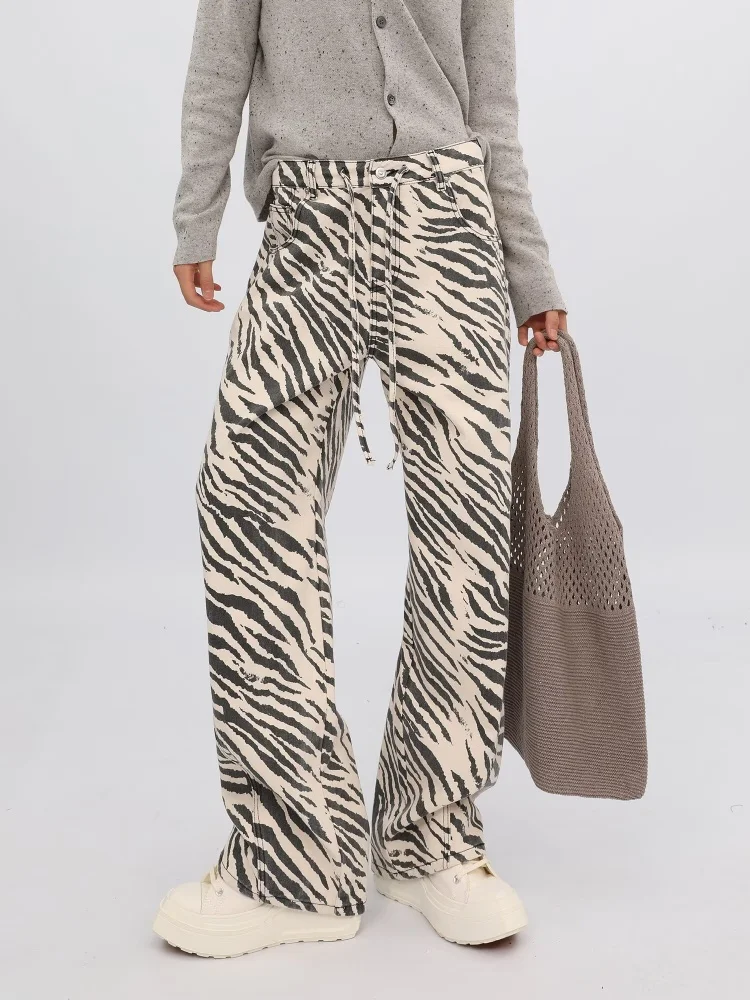 2025 Ropa Y2K модные мешковатые новые джинсы в полоску зебры Kpop для женщин, прямые корейские повседневные женские длинные брюки Pantalon Femme
2025 Ropa Y2K модные мешковатые новые джинсы в полоску зебры Kpop для женщин, прямые корейские повседневные женские длинные брюки Pantalon Femme