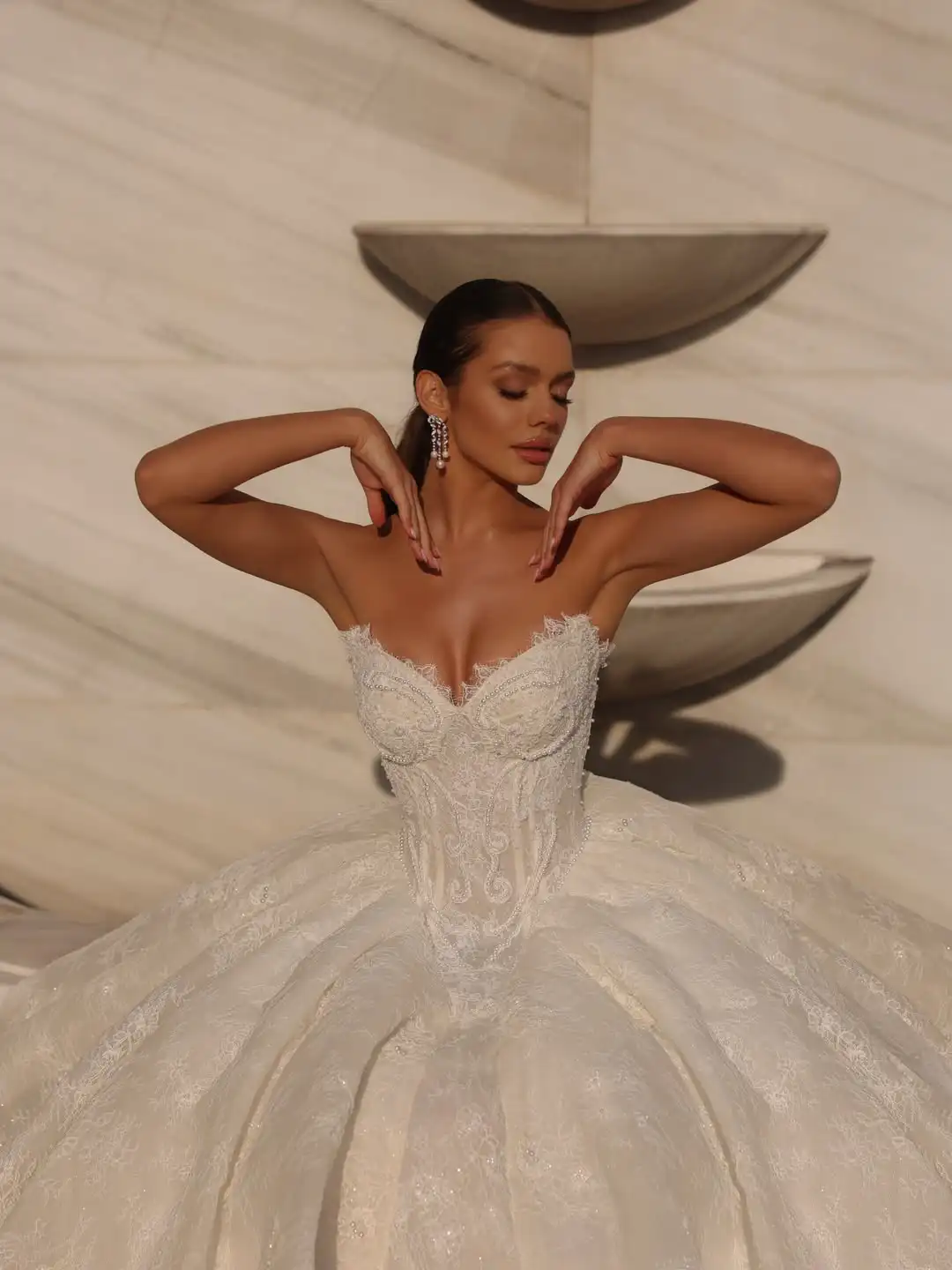 Customized Simple Sweetheart Wedding Dresses Women's A Line Sexy Sleeveless Lace Bridal Gowns Formal Tulle Vestidos De Novia
Customized Simple Sweetheart Wedding Dresses Women's A Line Sexy Sleeveless Lace Bridal Gowns Formal Tulle Vestidos De Novia
