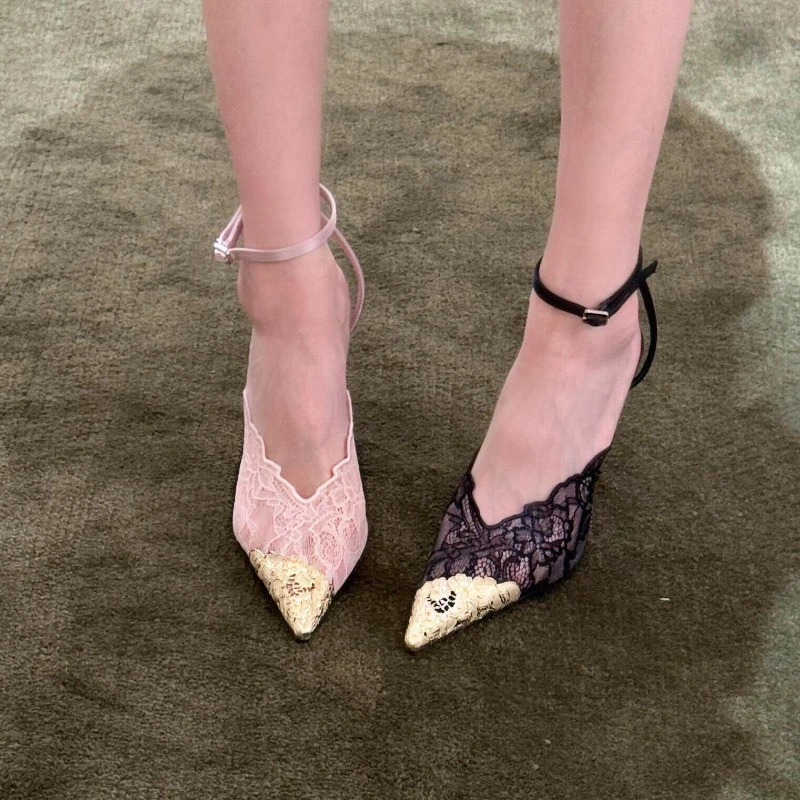Summer Women's New Korean Style Stylish Mesh Lace Sandals Women Breathable Lightweight Pointed Closed Toe Stiletto Heel Sandals
Summer Women's New Korean Style Stylish Mesh Lace Sandals Women Breathable Lightweight Pointed Closed Toe Stiletto Heel Sandals