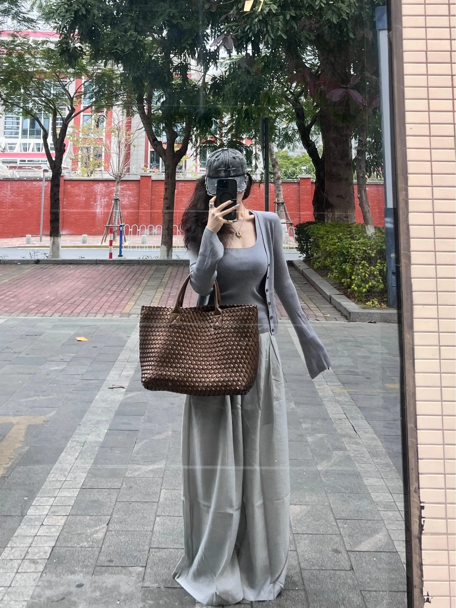 Loose Early Spring New Korean Style Slimming Knitted Set Grey Strap Outer Knitted Cardigan Two Piece Set Women's Top
Loose Early Spring New Korean Style Slimming Knitted Set Grey Strap Outer Knitted Cardigan Two Piece Set Women's Top