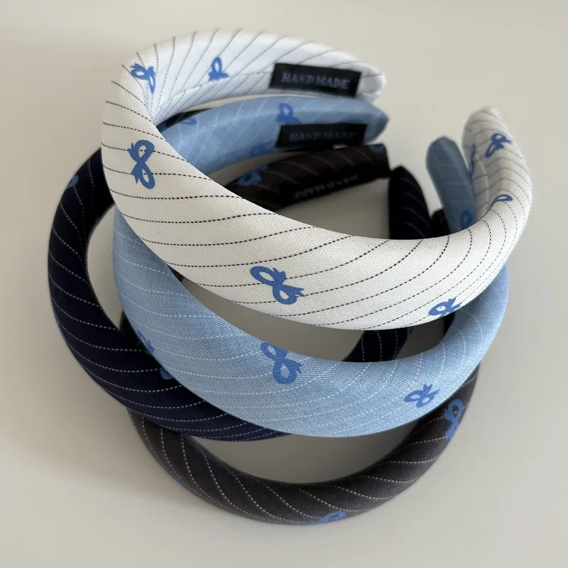 Полосатая повязка на голову с бантом и губкой для женщин Y2K, модная повязка для волос, широкий нескользящий аксессуар для волос для купания, мытья лица, макияжа, укладки
Полосатая повязка на голову с бантом и губкой для женщин Y2K, модная повязка для волос, широкий нескользящий аксессуар для волос для купания, мытья лица, макияжа, укладки