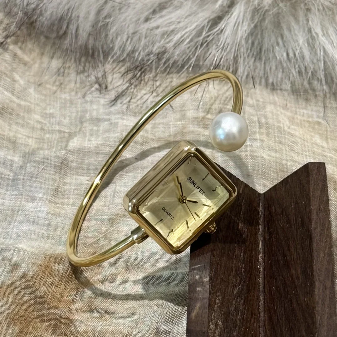 SUNLIFEX Pearl Women Square Watch Luxury Quartz WristWatches Fashion Bracelet Clock Elegant Ladies Gift Watches Reloj Para Mujer
SUNLIFEX Pearl Women Square Watch Luxury Quartz WristWatches Fashion Bracelet Clock Elegant Ladies Gift Watches Reloj Para Mujer