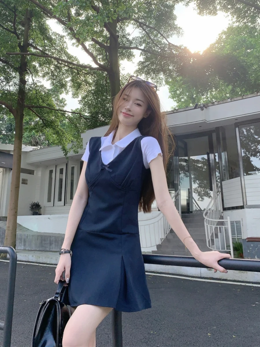 Korean Fashion New Summer Two Piece Skirt Sets Preppy Style Short Sleeve White T-shirt Tops + V-neck A Line Short Vest Dress
Korean Fashion New Summer Two Piece Skirt Sets Preppy Style Short Sleeve White T-shirt Tops + V-neck A Line Short Vest Dress