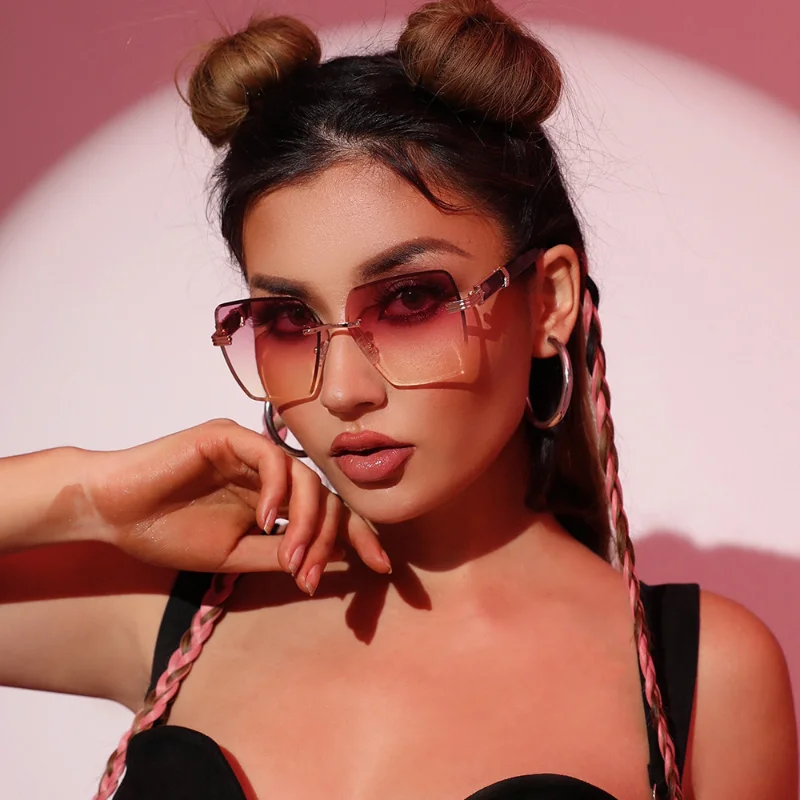 Fashion Luxury Designe Rimless Sunglasses Women Retro Square Sun Glasses Vintage Brand Shades UV400 Eyewear Wholesale Eyeglasses
Fashion Luxury Designe Rimless Sunglasses Women Retro Square Sun Glasses Vintage Brand Shades UV400 Eyewear Wholesale Eyeglasses