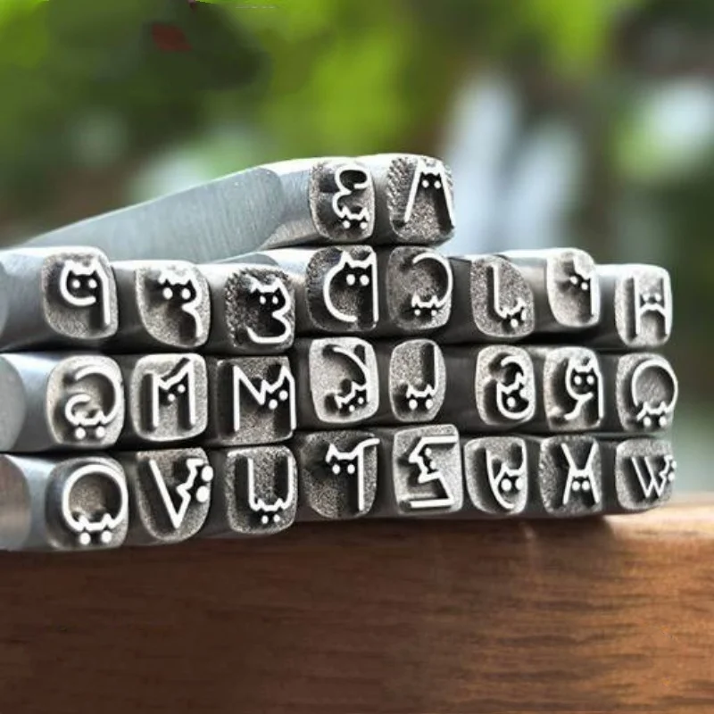 Jewellery Stamps: 26 Cat-Themed English Letter Steel Stamps and Gold/Silver Chiselling Moulds and Gilding Tools
Jewellery Stamps: 26 Cat-Themed English Letter Steel Stamps and Gold/Silver Chiselling Moulds and Gilding Tools